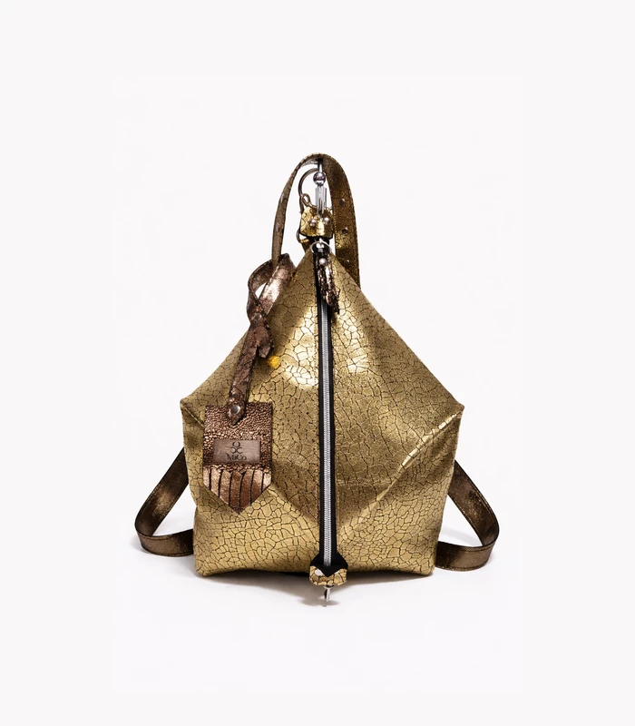 mochila-santa-clarita-dorado-textura-crocco Mochila Santa Clarita - Dorado Textura Crocco - Image 1
